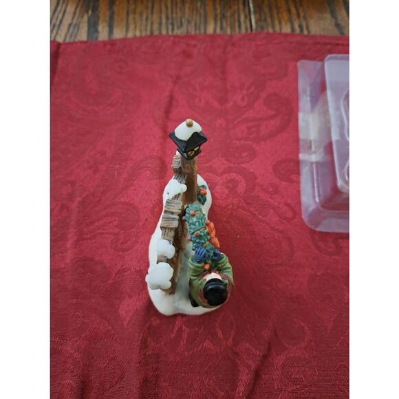 Vintage Santa’s Workbench Peace Boy Hanging Christmas Wreath Holiday Village - Picture 5 of 5